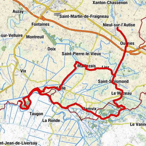 Family Trip by bike in the Marais Poitevin